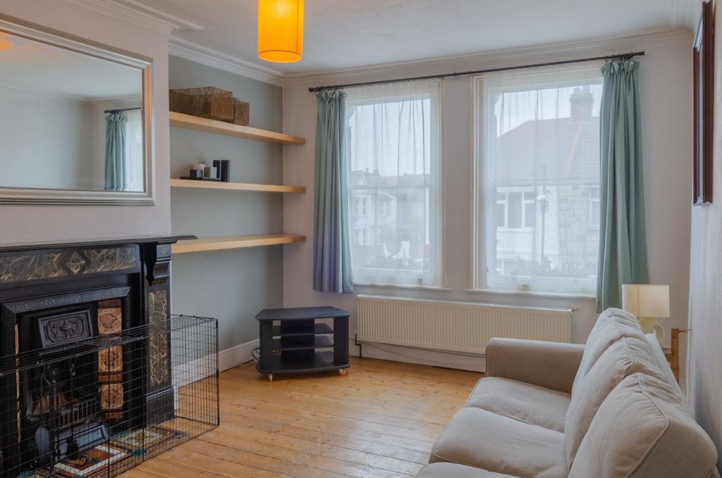 Property photo 1 of 11