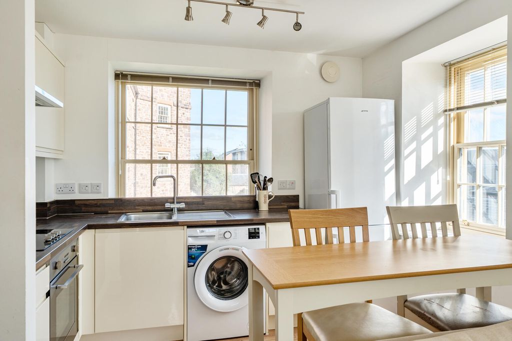 Property photo 3 of 16 Kitchen