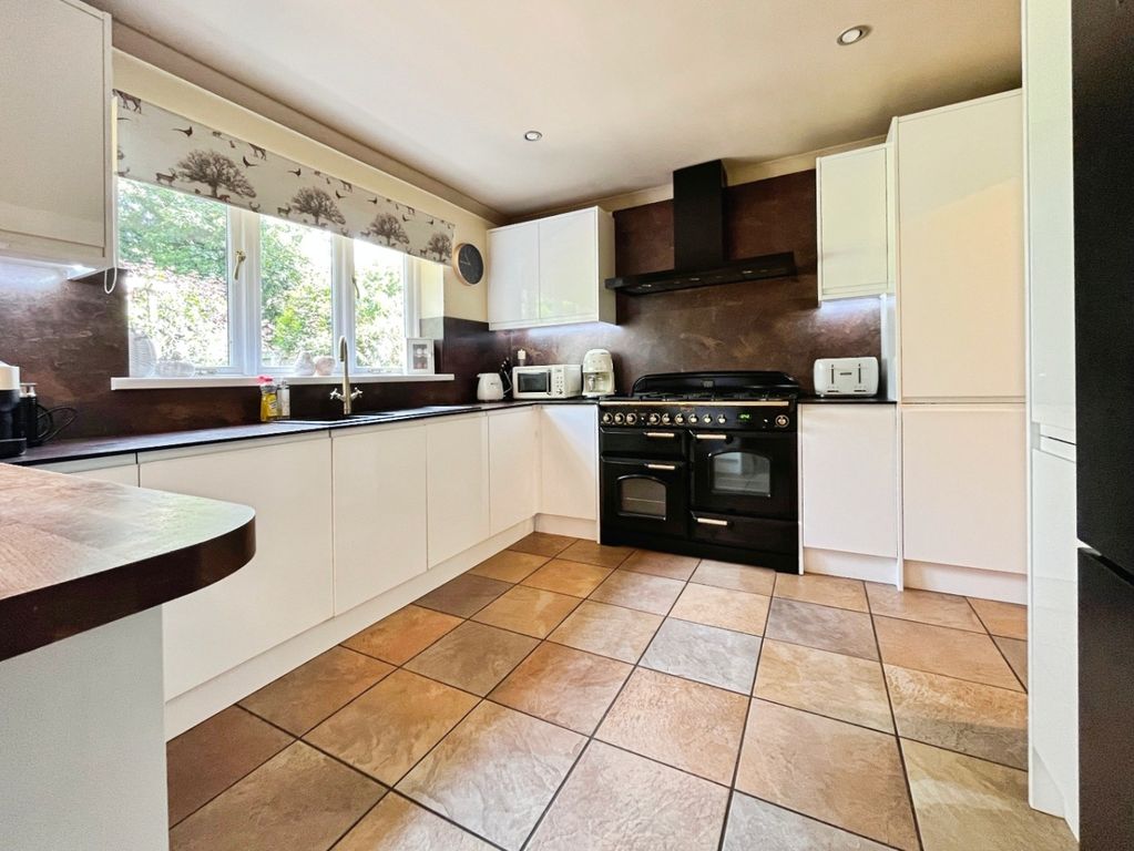 Property photo 2 of 40 4310087