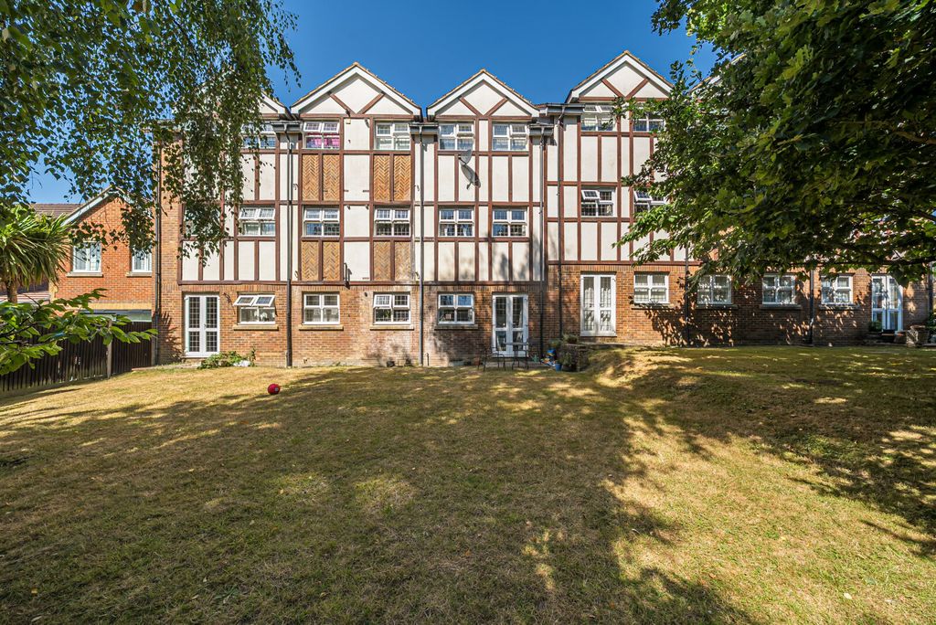 Property photo 1 of 19 1325151-2-6872305...