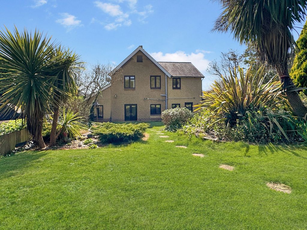 Property photo 1 of 33 Photo 23