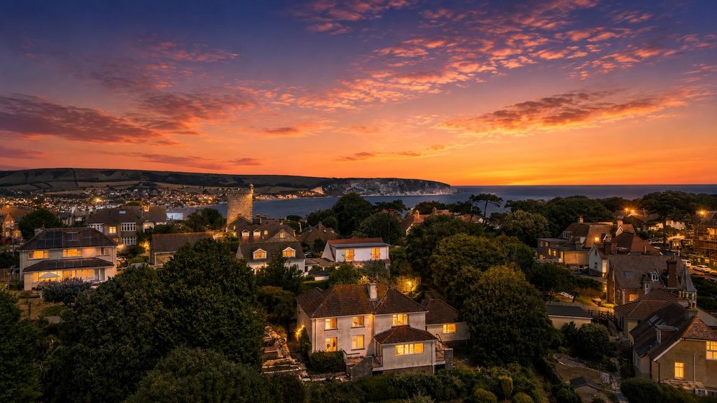 Property photo 1 of 45 Twilight.Jpg