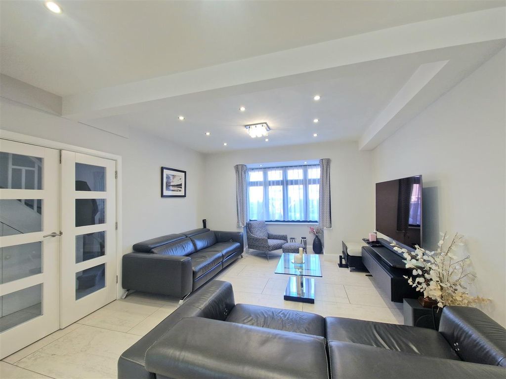 Property photo 3 of 16 20260302_133749.Jpg