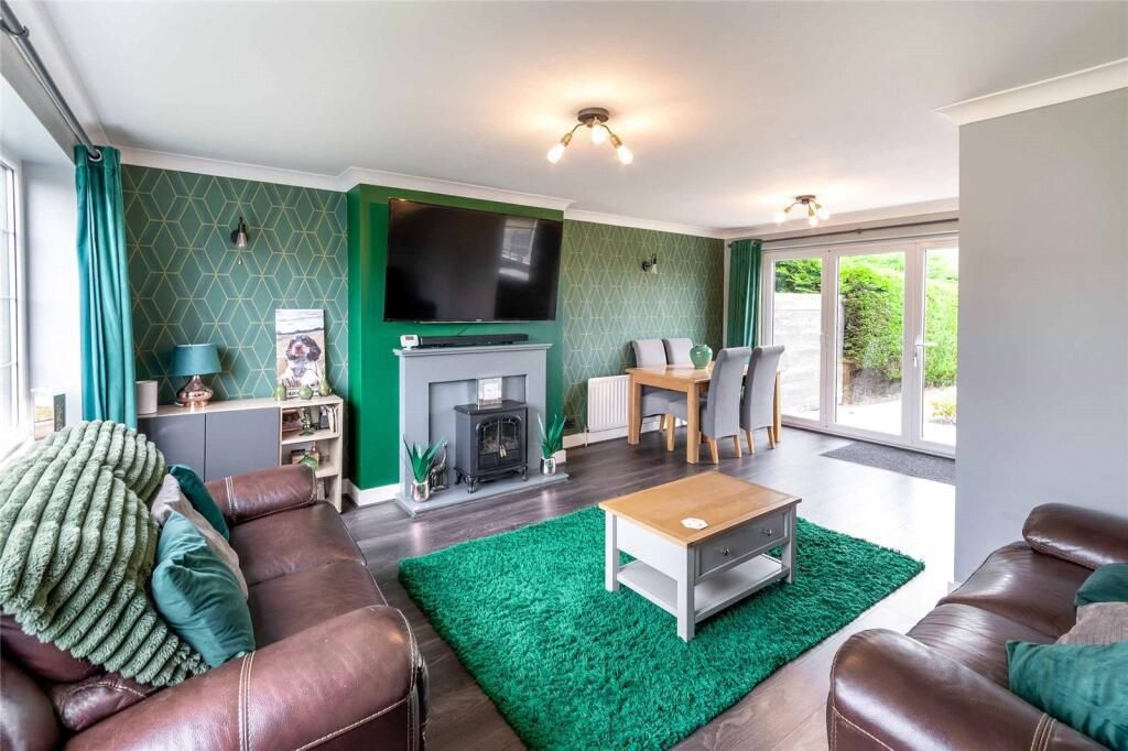 Property photo 2 of 12 Lounge