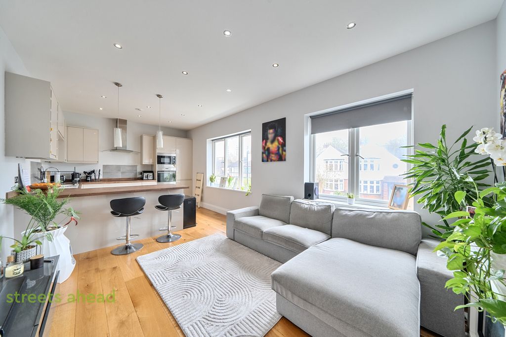 Property photo 2 of 13 Dcdf0804-Ecd5-467...