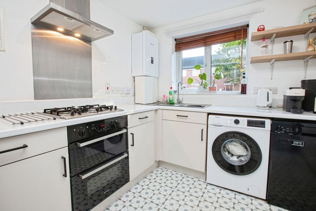 Property photo 2 of 18 Pbox-Img.Jpg