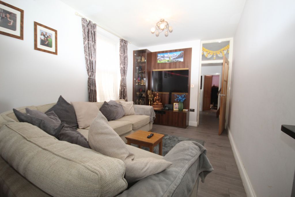 Property photo 3 of 14 Gallery