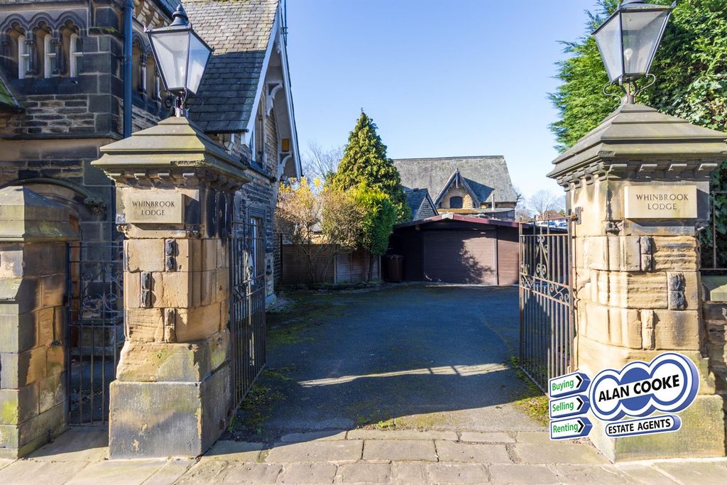 Property photo 2 of 21 Outside