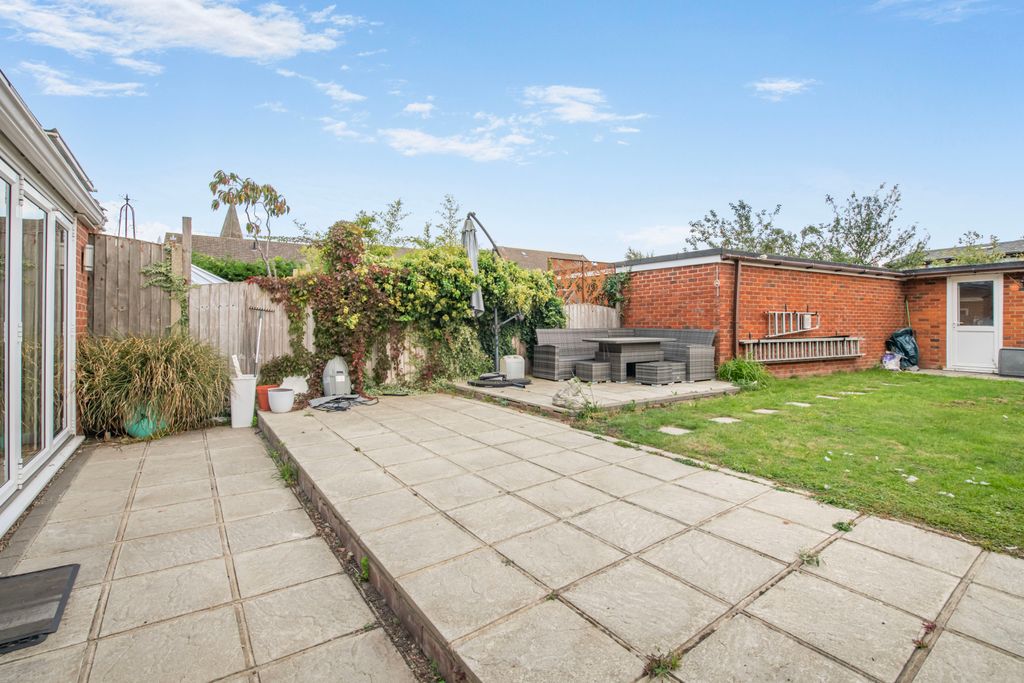 Property photo 2 of 20