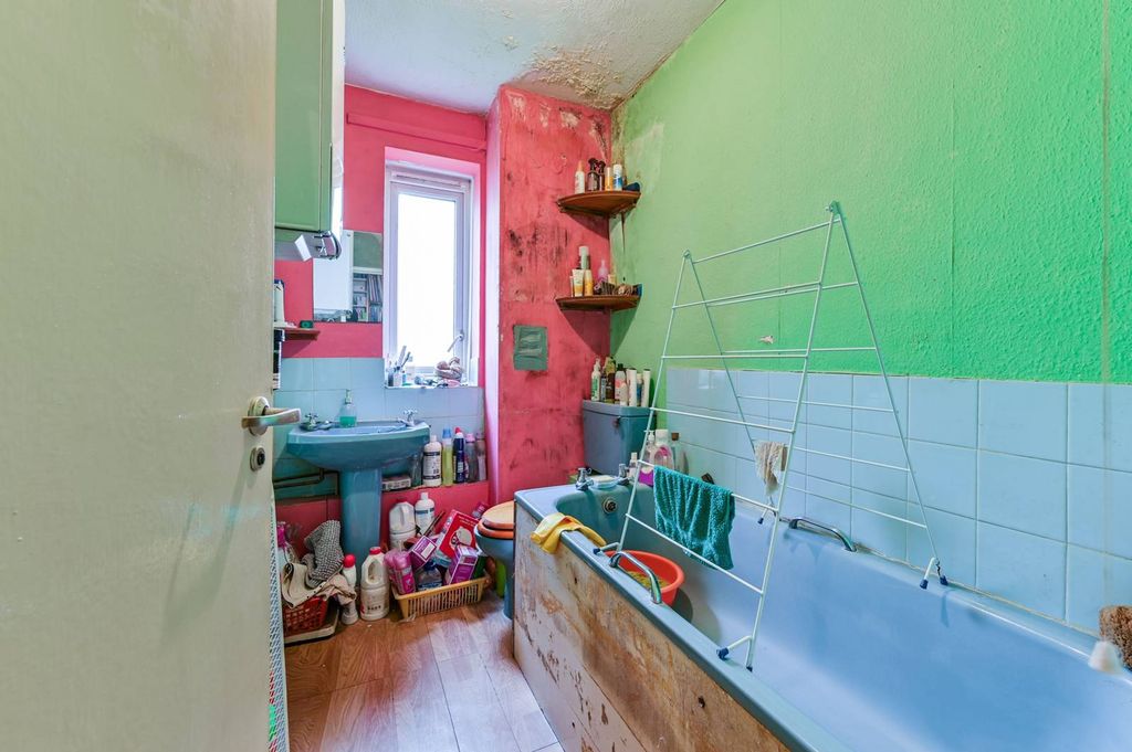 Property photo 3 of 8