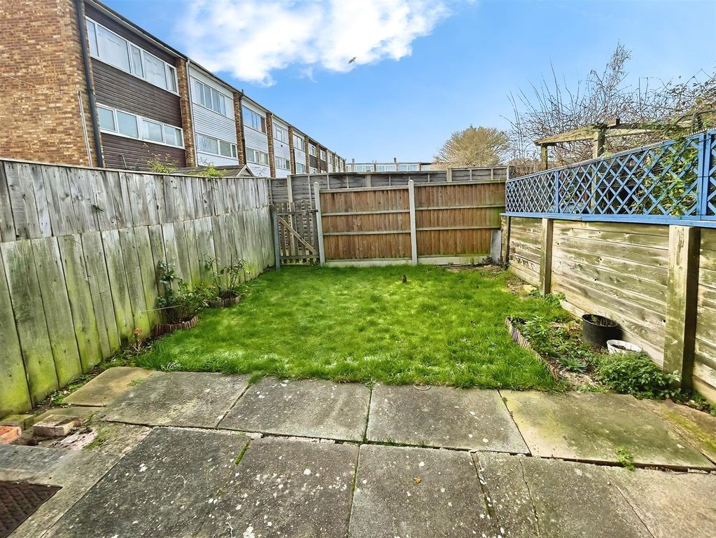 Property photo 2 of 9 Garden