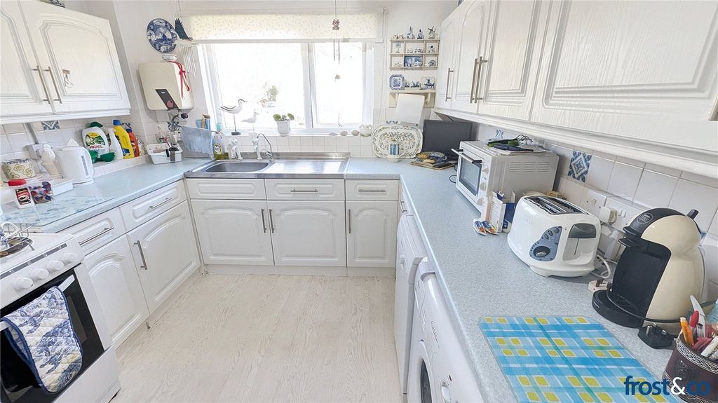Property photo 2 of 10 Kitchen