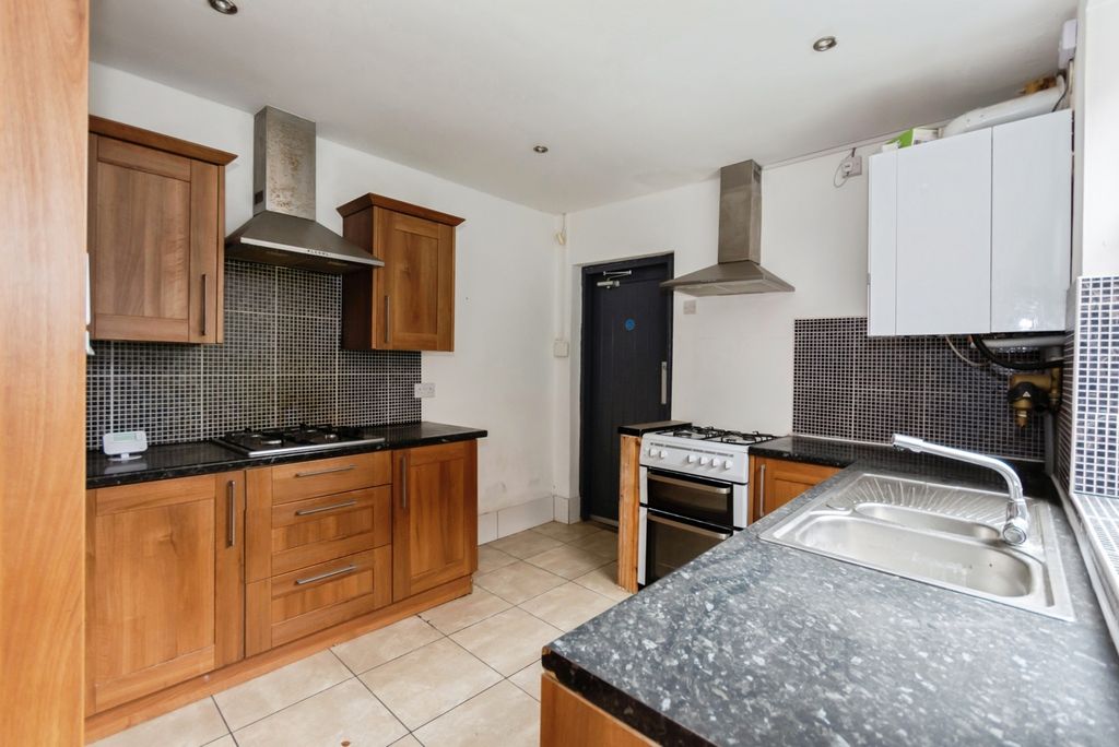 Property photo 2 of 25 Pbox-Img.Jpg