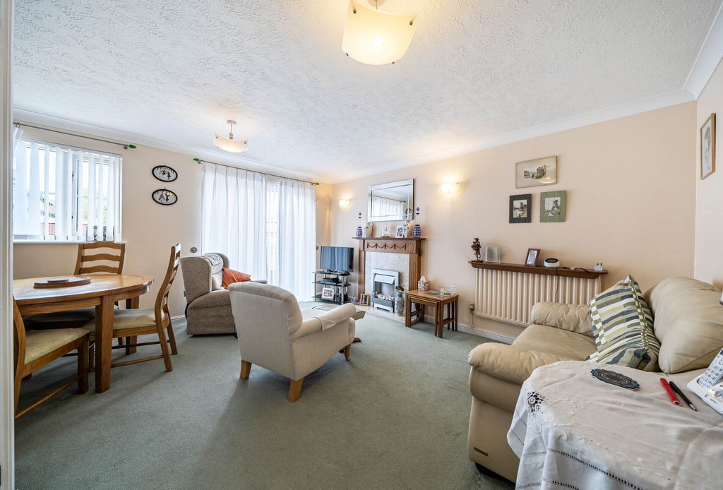 Property photo 3 of 11 1515227-3-6Aa7d14...