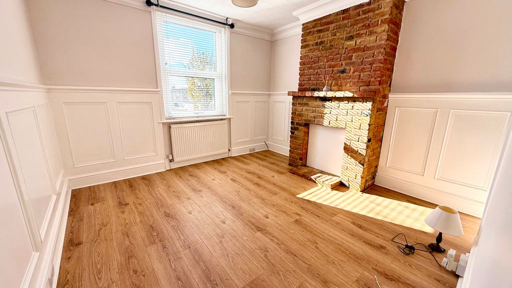 Property photo 2 of 22