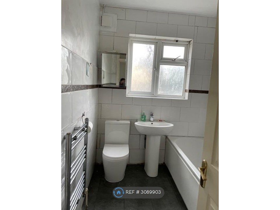 Property photo 1 of 3