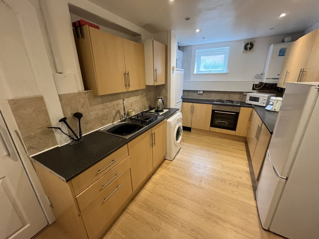 Property photo 1 of 12 Picture No. 04