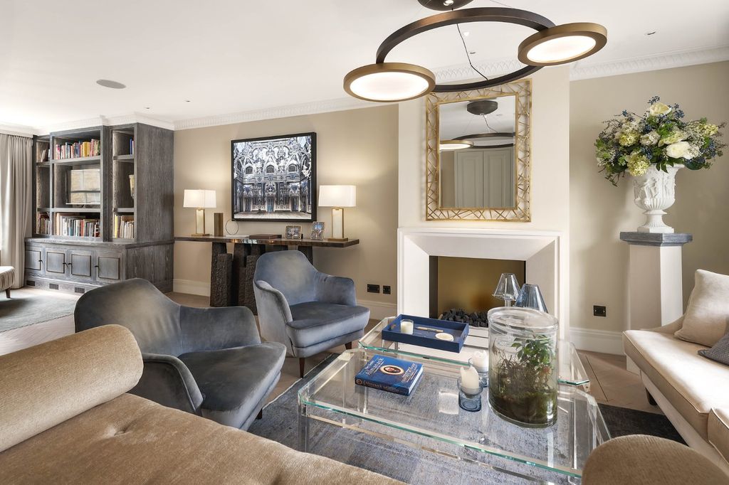 Property photo 2 of 16 Drawing Room