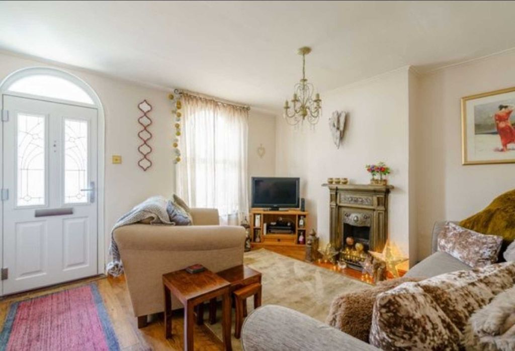 Property photo 3 of 16