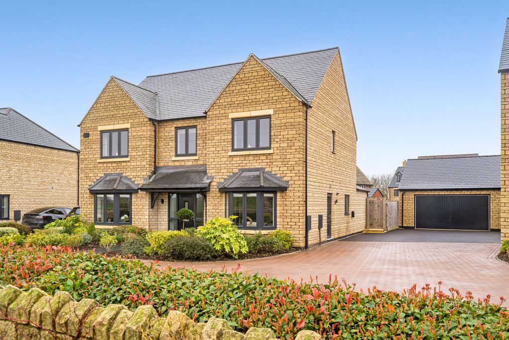 Property photo 1 of 23