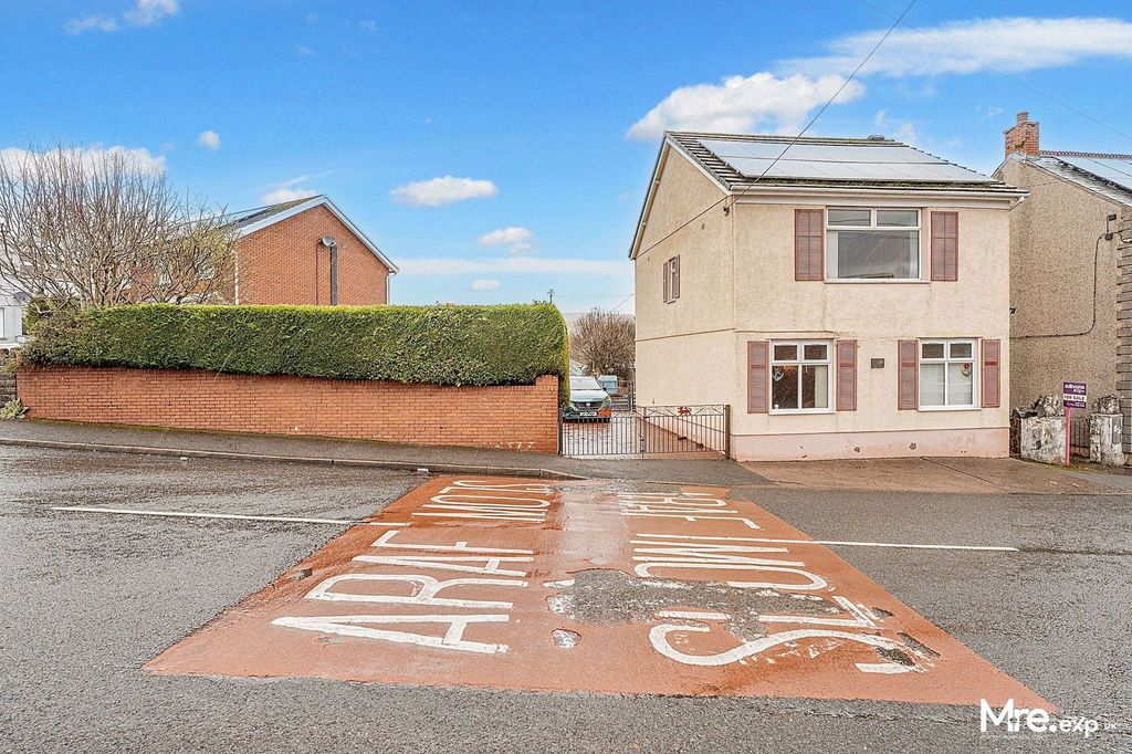 Property photo 1 of 27