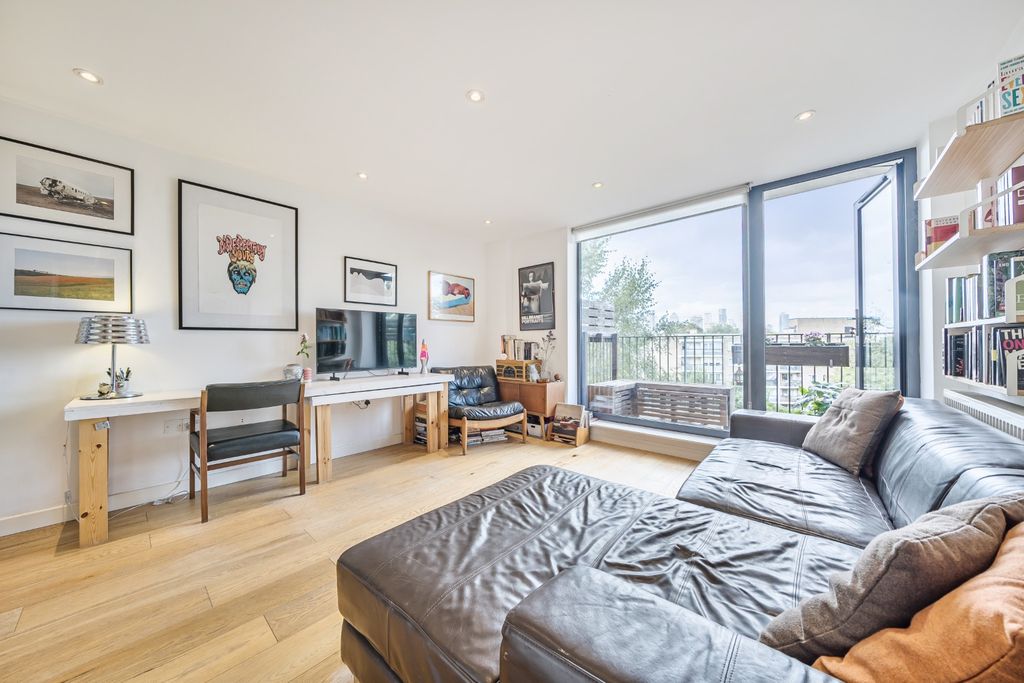 Property photo 3 of 15 4115374