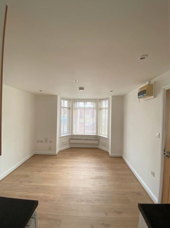 Property photo 3 of 5 Kitchen/Bedroom/Living Area
