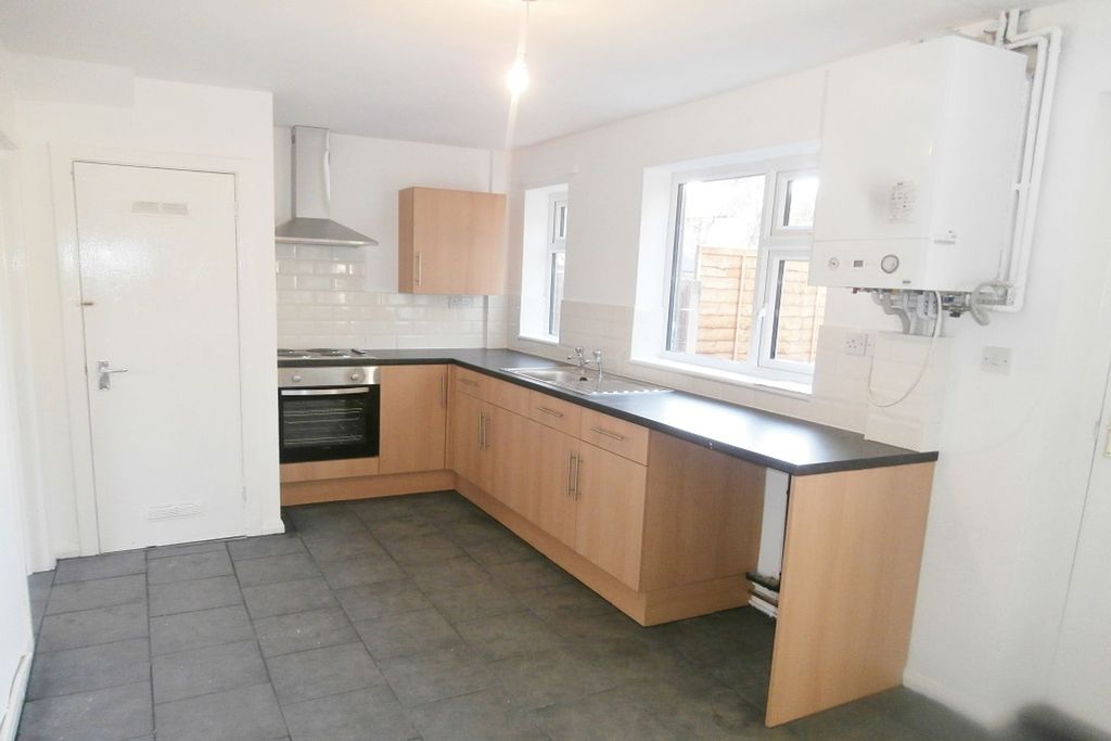 Property photo 1 of 5 Kitchen
