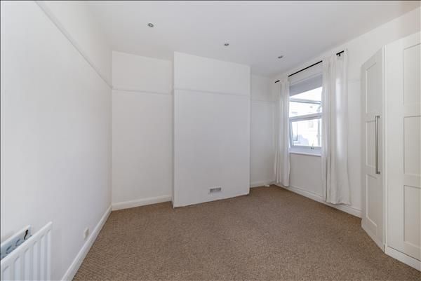 Property photo 3 of 8 Photo