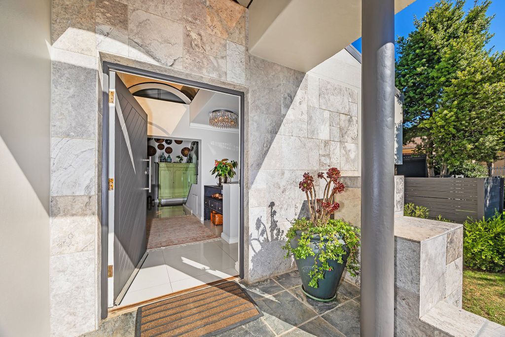 Property photo 2 of 56 Dbv1734631