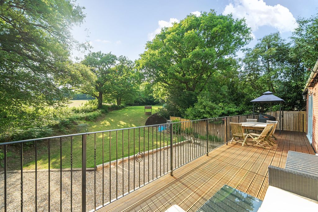 Property photo 1 of 23