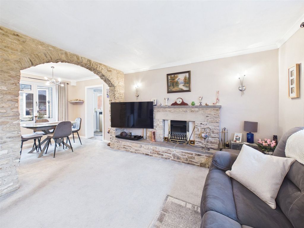 Property photo 3 of 29 Picture No. 17