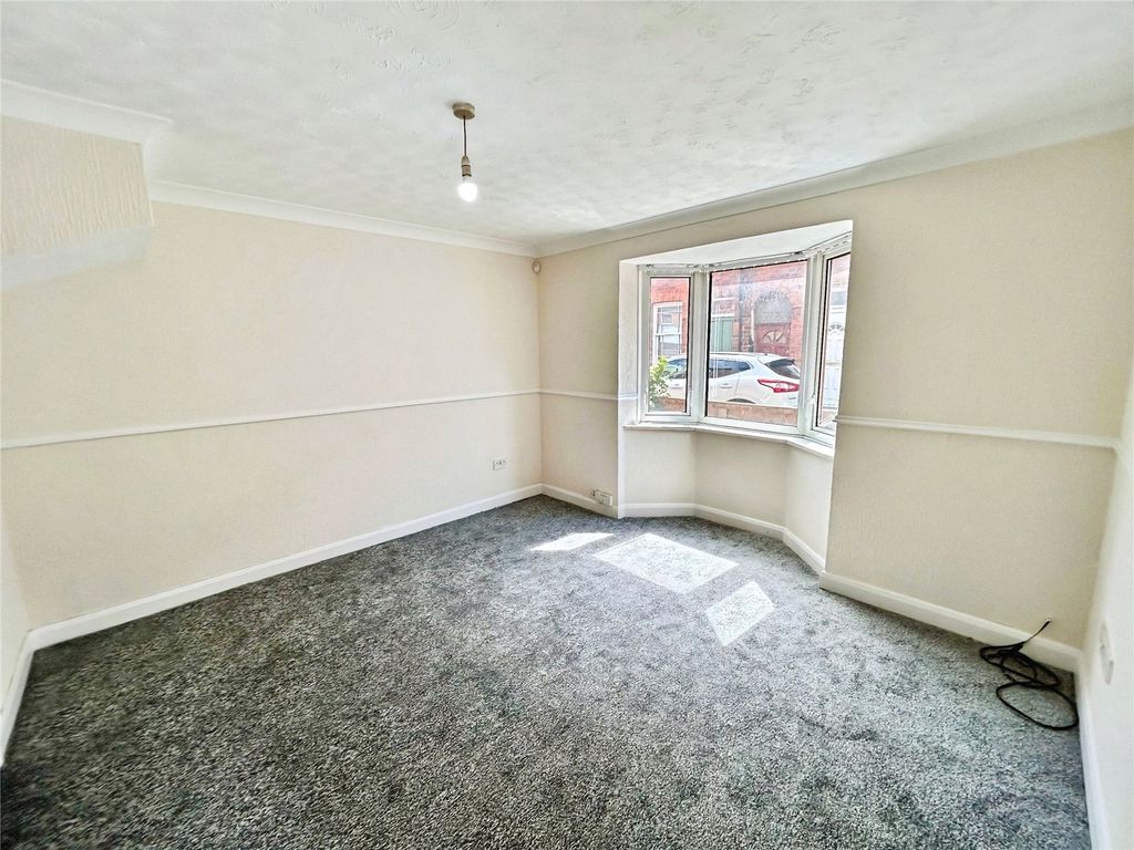 Property photo 3 of 8 Picture No. 11
