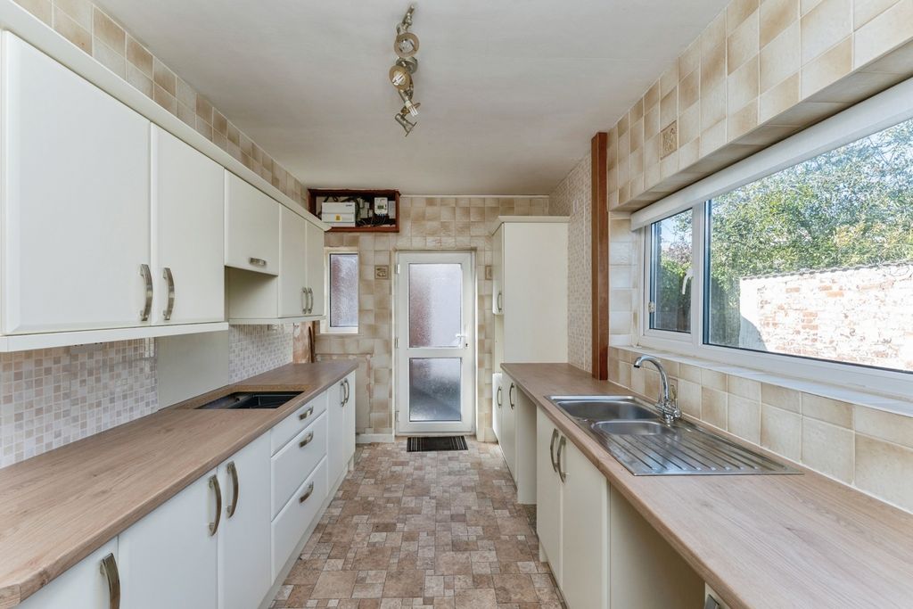 Property photo 2 of 22 Kitchen