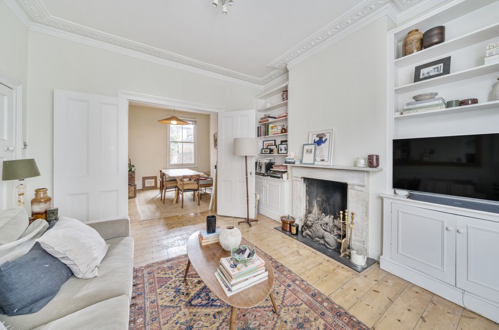 Property photo 1 of 18 1329290-18-687F74...