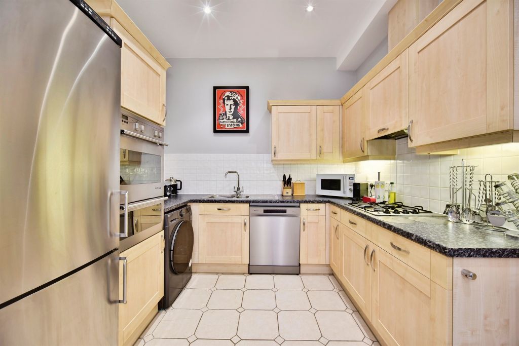 Property photo 3 of 27