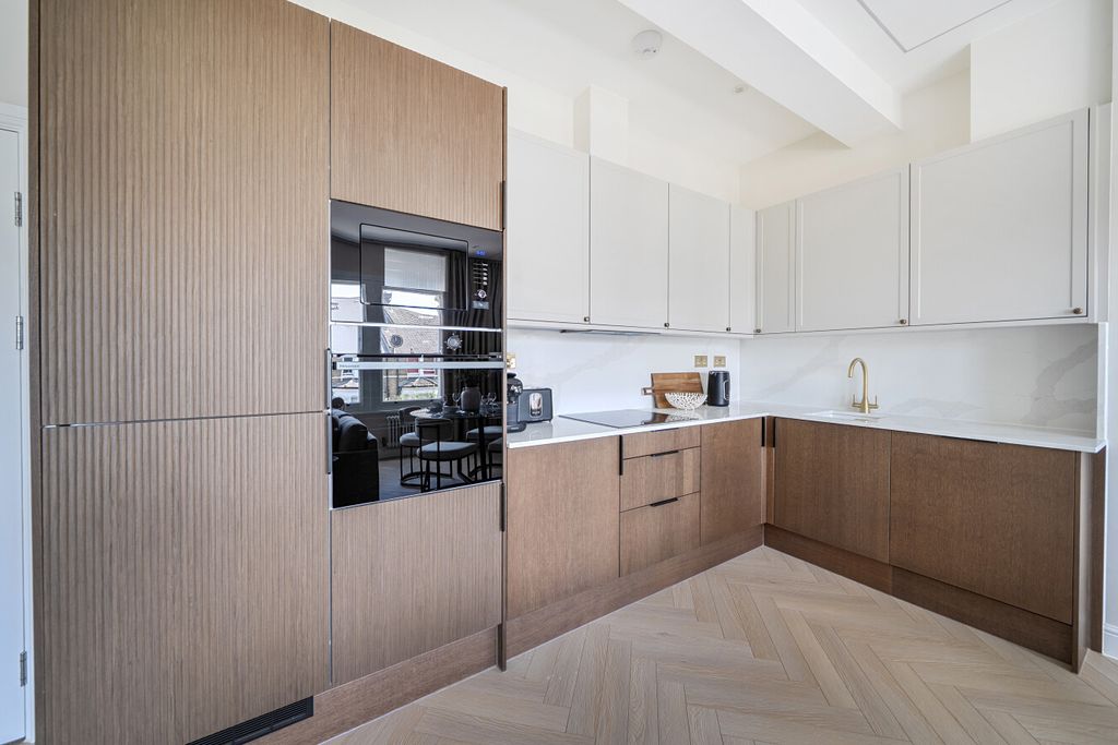 Property photo 2 of 13 1498439-9-6A6897d...