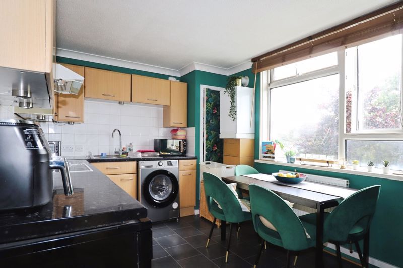 Property photo 2 of 6 Photo 3