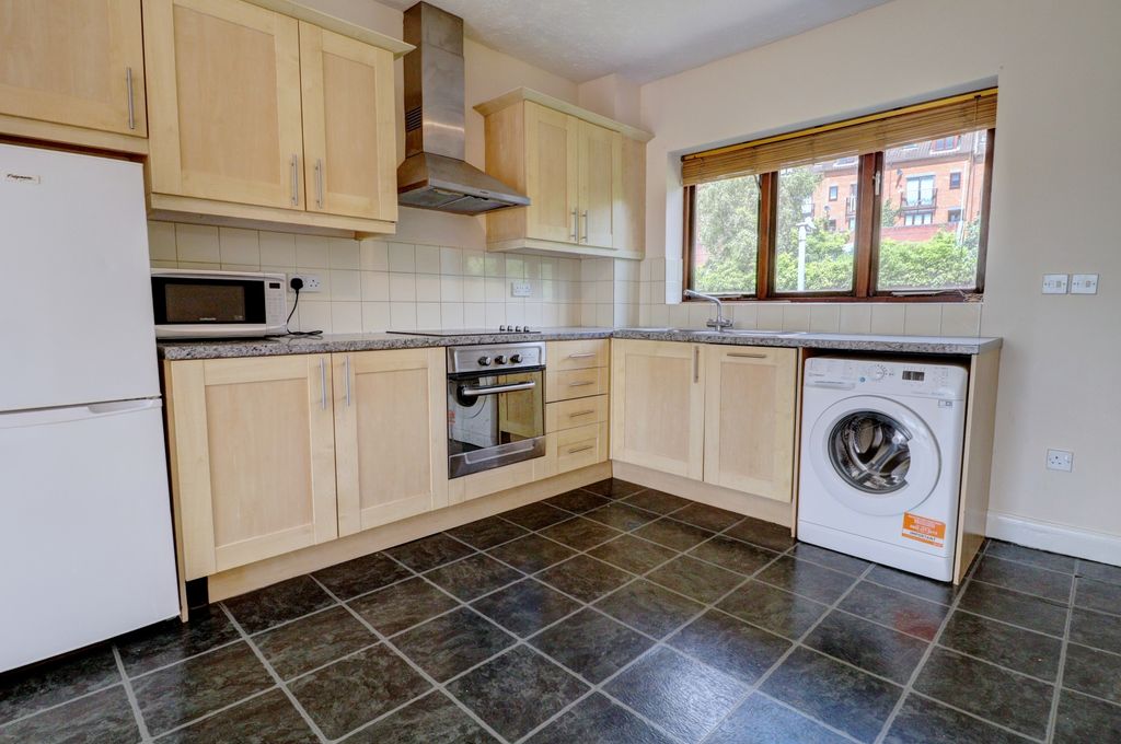 Property photo 2 of 10 Picture No. 13