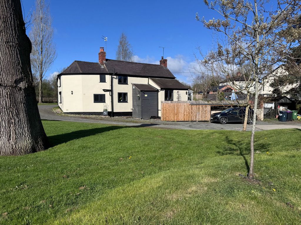 Property photo 2 of 26