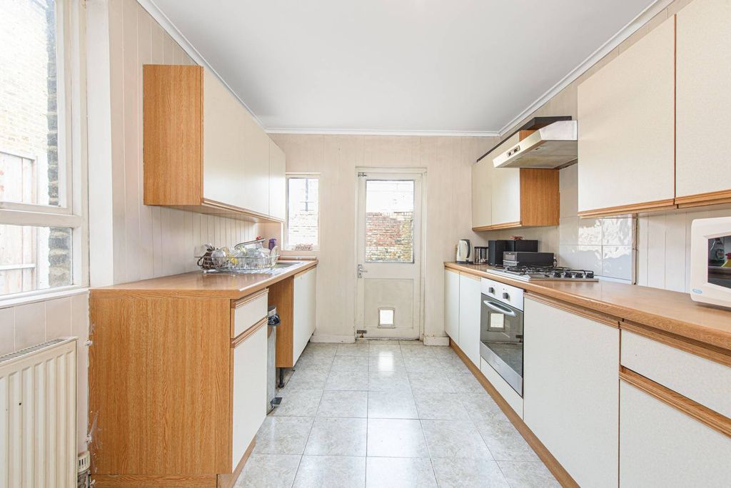 Property photo 3 of 8