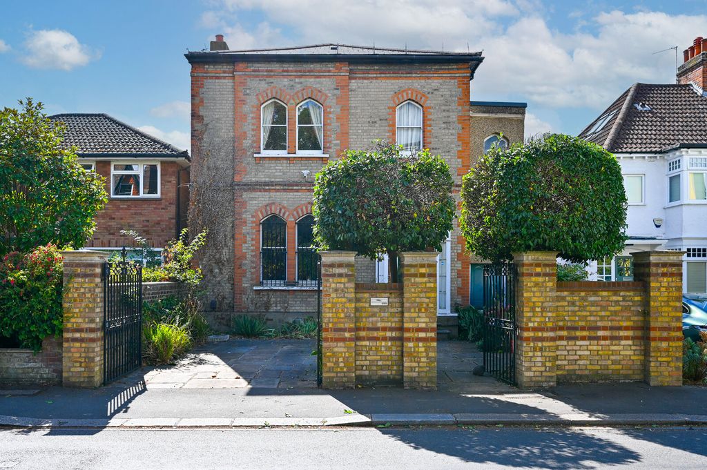 Property photo 1 of 22