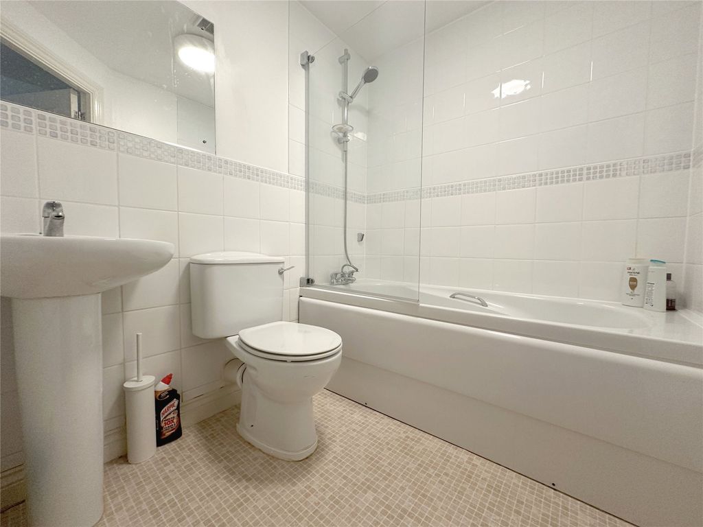 Property photo 2 of 6 Family Bathroom
