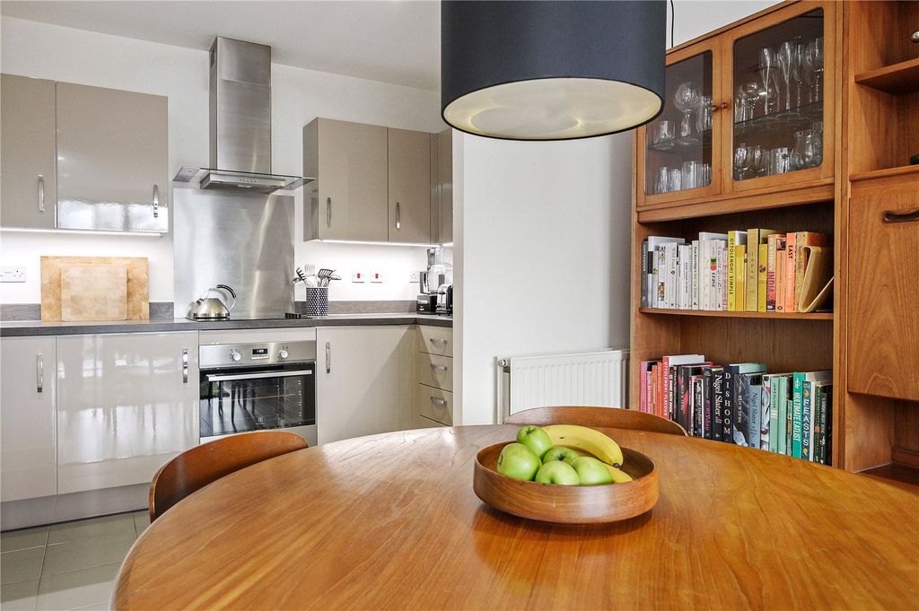Property photo 3 of 19 Reception/Kitchen