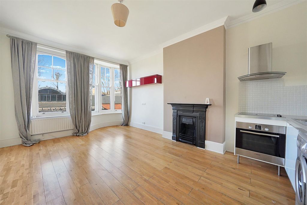 Property photo 2 of 11 Alexandra Mansions Sw3 Eden Harper