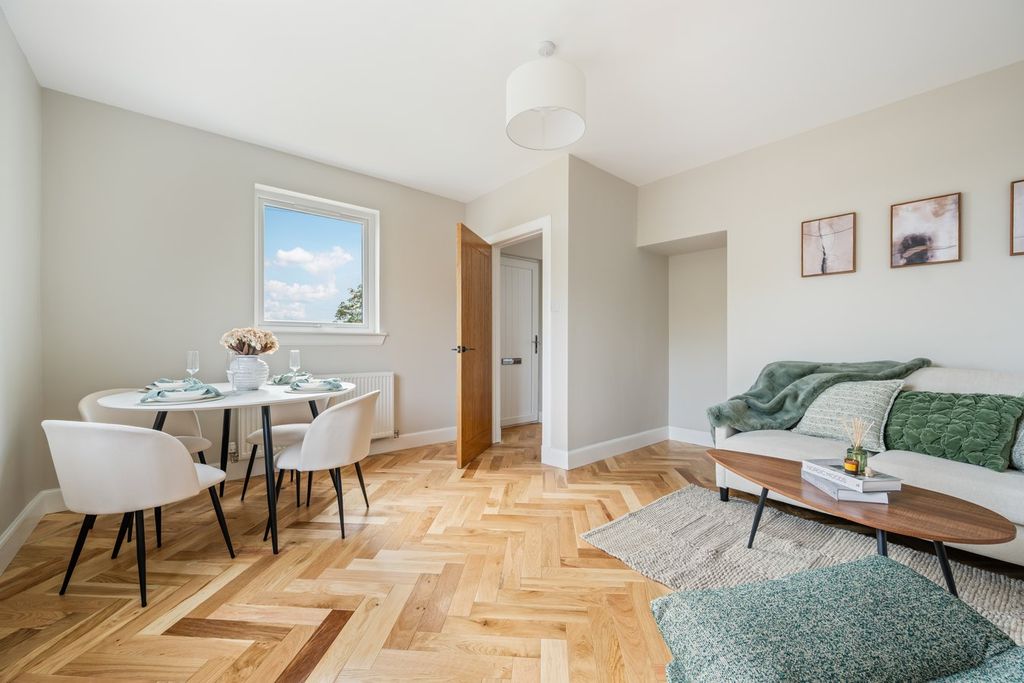 Property photo 2 of 31