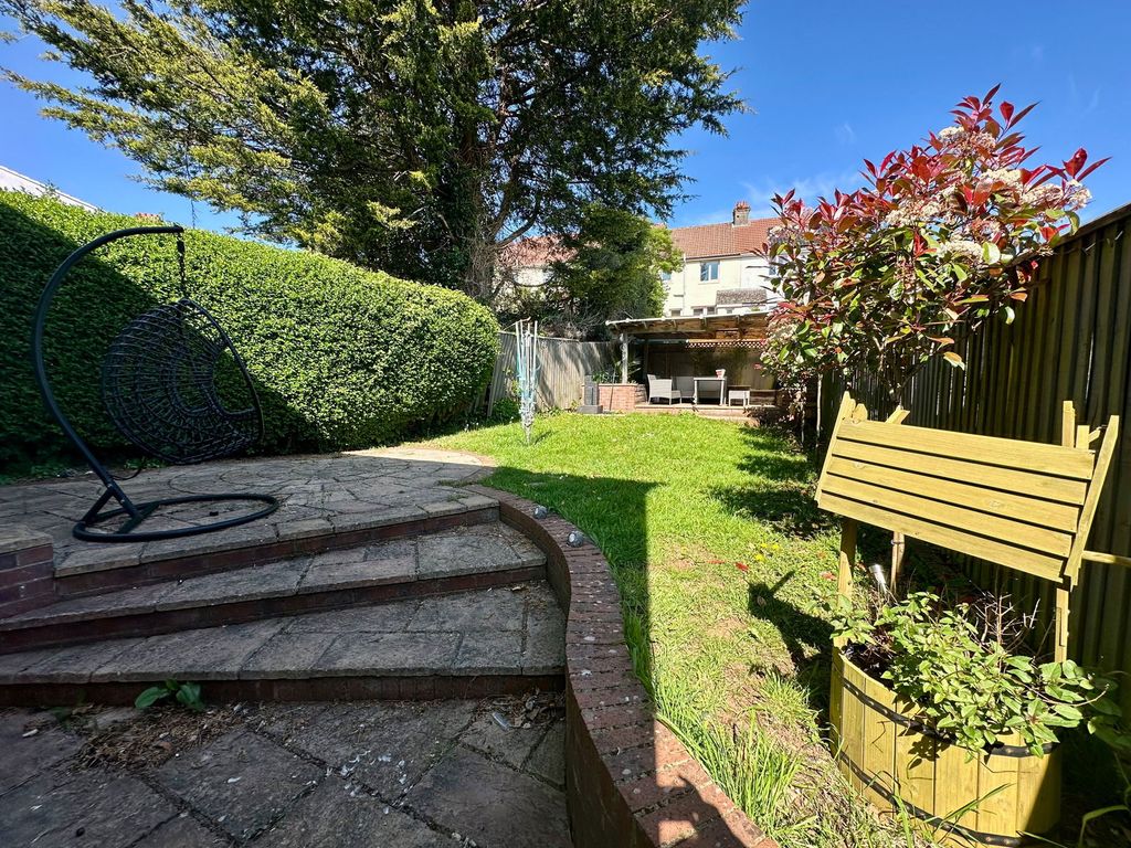 Property photo 2 of 20
