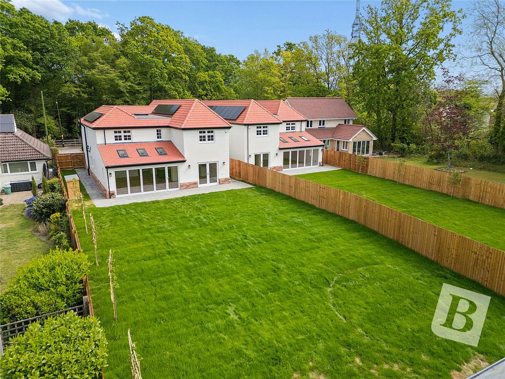 Property photo 2 of 37 Picture No. 04