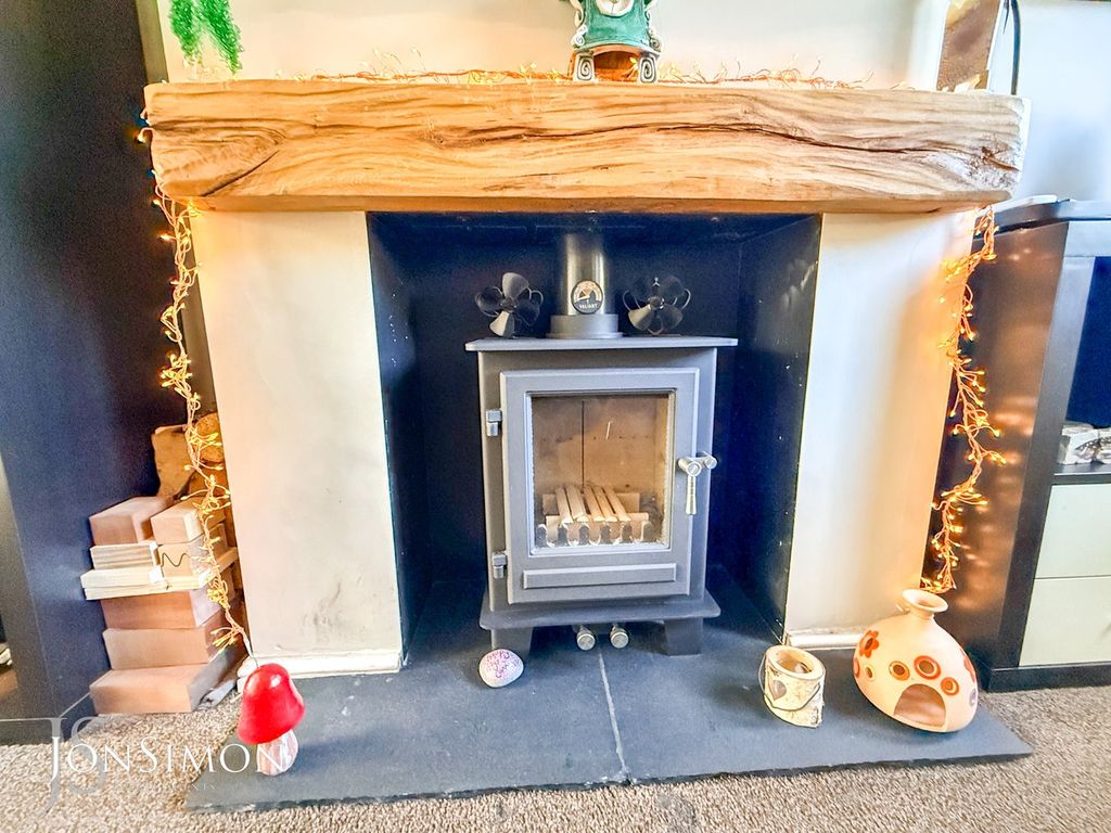 Property photo 3 of 28