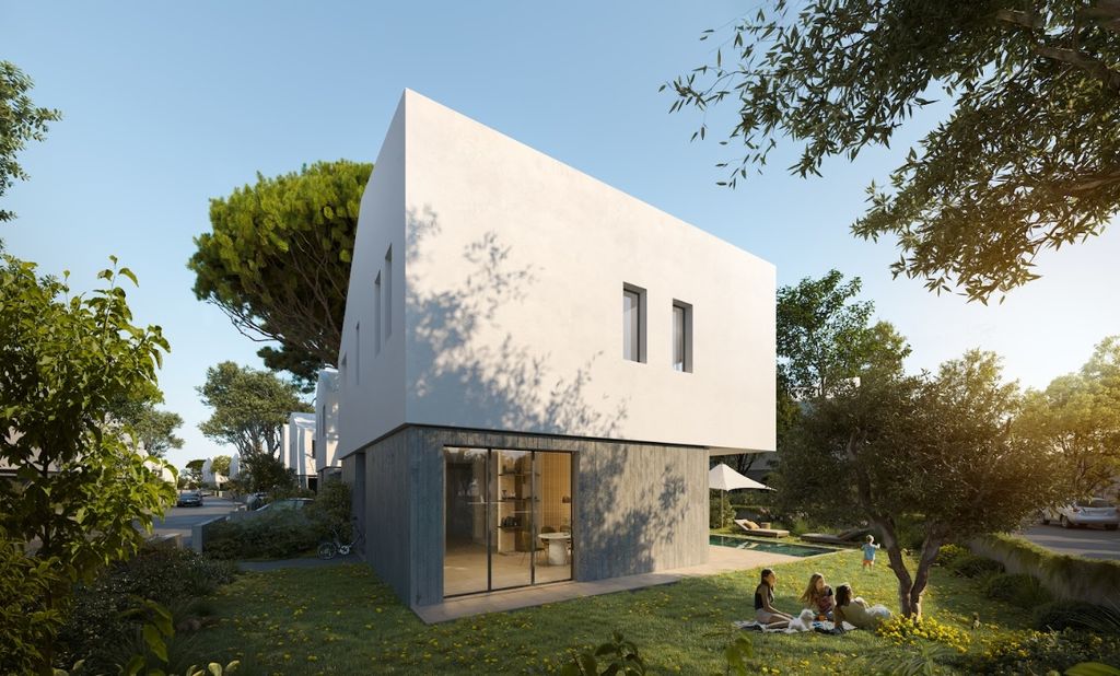 Property photo 2 of 12